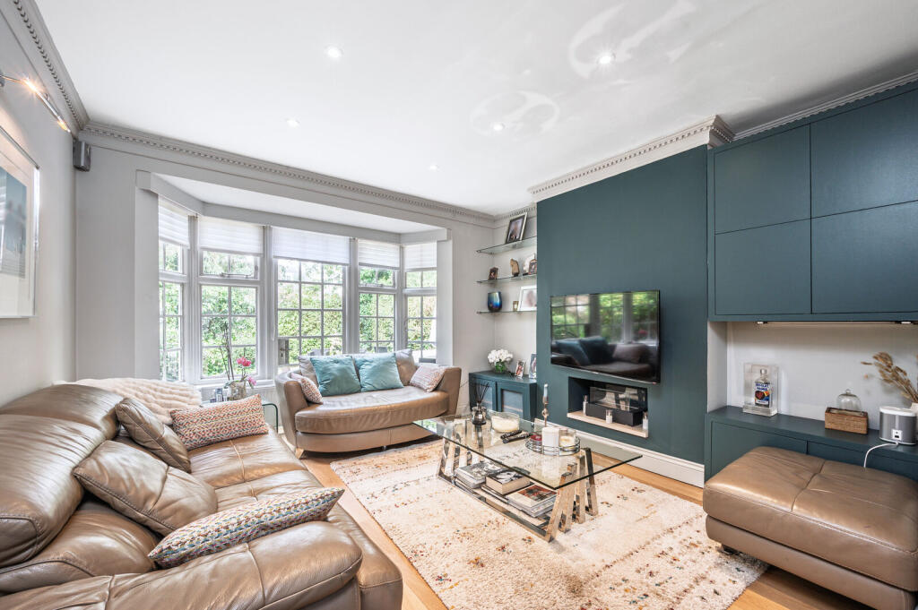 House in London, Hampstead Garden Suburb - View 2