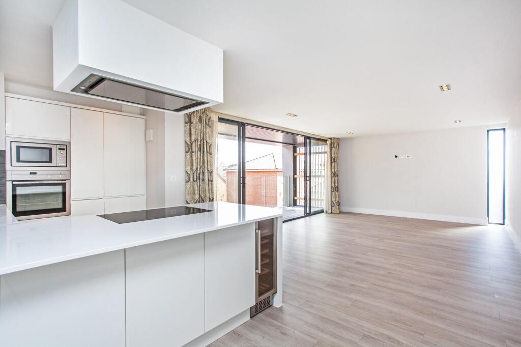 Apartment in Winchester, Hampshire - View 2