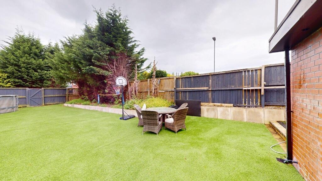 Crow Hill South, M24 photo 4