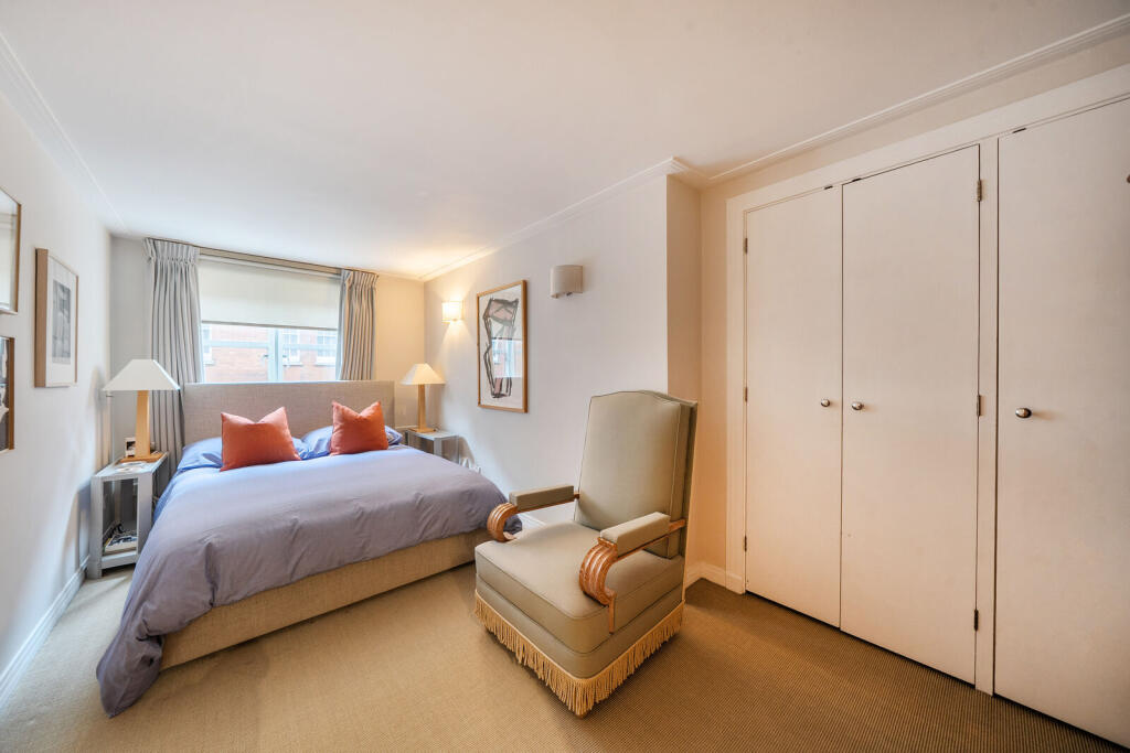 Apartment in London - View 5