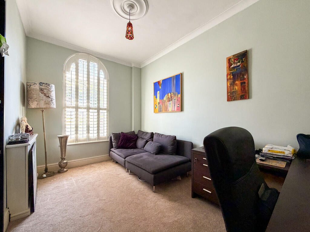 House in Twickenham - View 4
