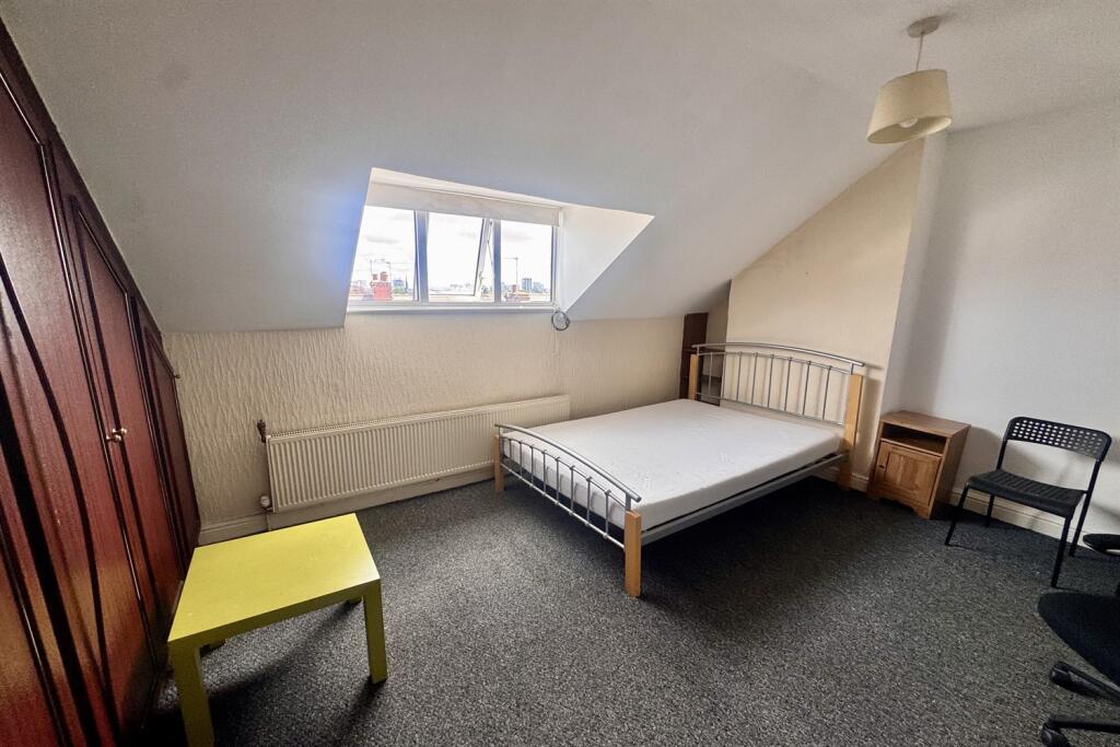 Main image of property: Kingsland Avenue, CV5
