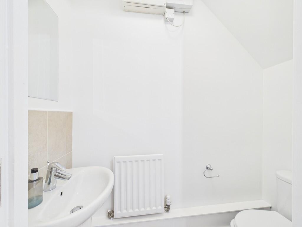 House in Birmingham, West Midlands - More