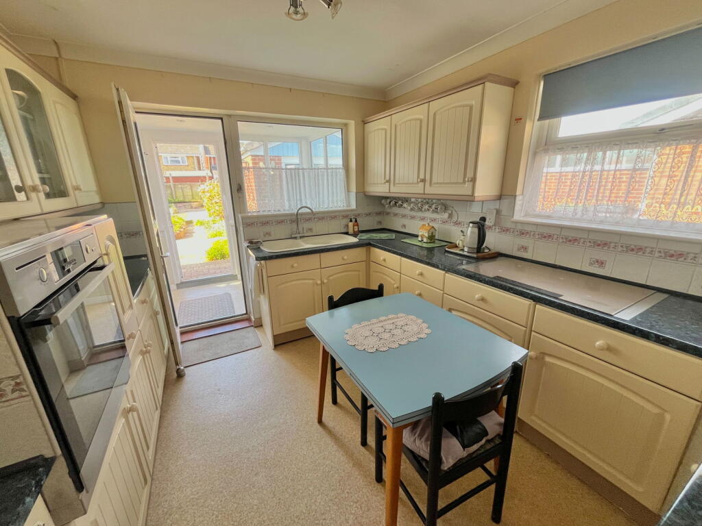 Stradbrook, Gosport, PO13 0HA photo 4