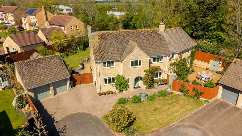 5-bed detached on Dakin Close, Kings Cliffe, Northamptonshire, PE8, £1,000,000