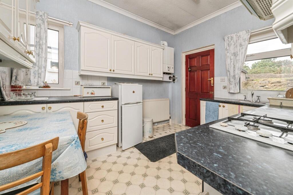 House in Huddersfield - View 5