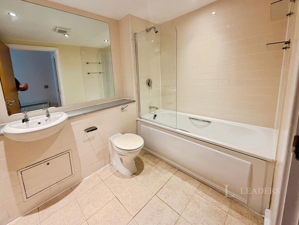 Apartment in Birmingham, West Midlands - View 4