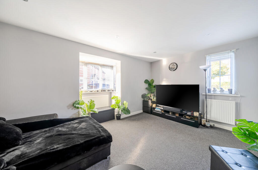 Argosy Crescent, Eastleigh, Hampshire, SO50 photo 3