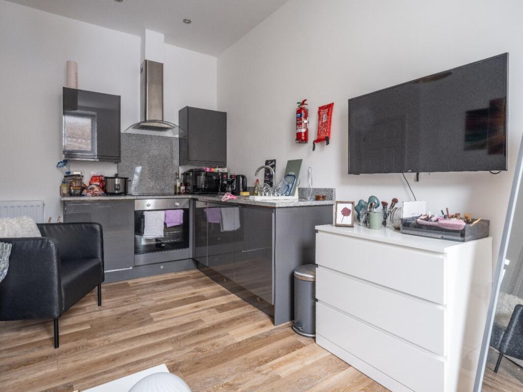 Apartment in Newcastle upon Tyne - View 3