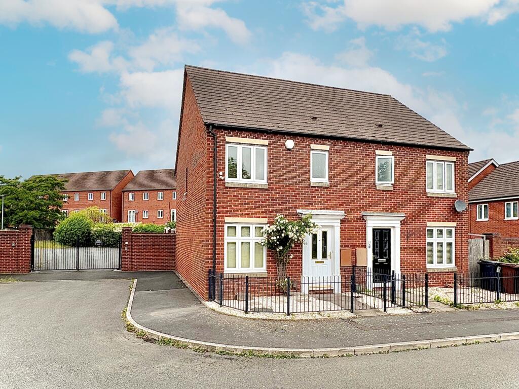 3-bed semi-detached on Rosneath Close, Wolverhampton, WV4 6DY, £245,000