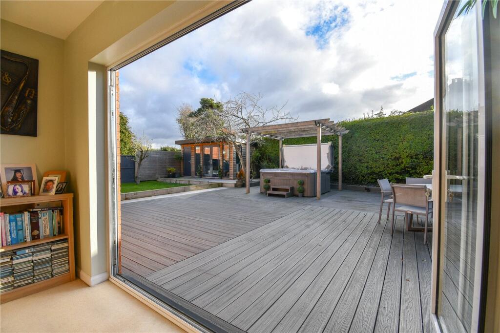 House in Ellesmere Port, Hooton - View 4