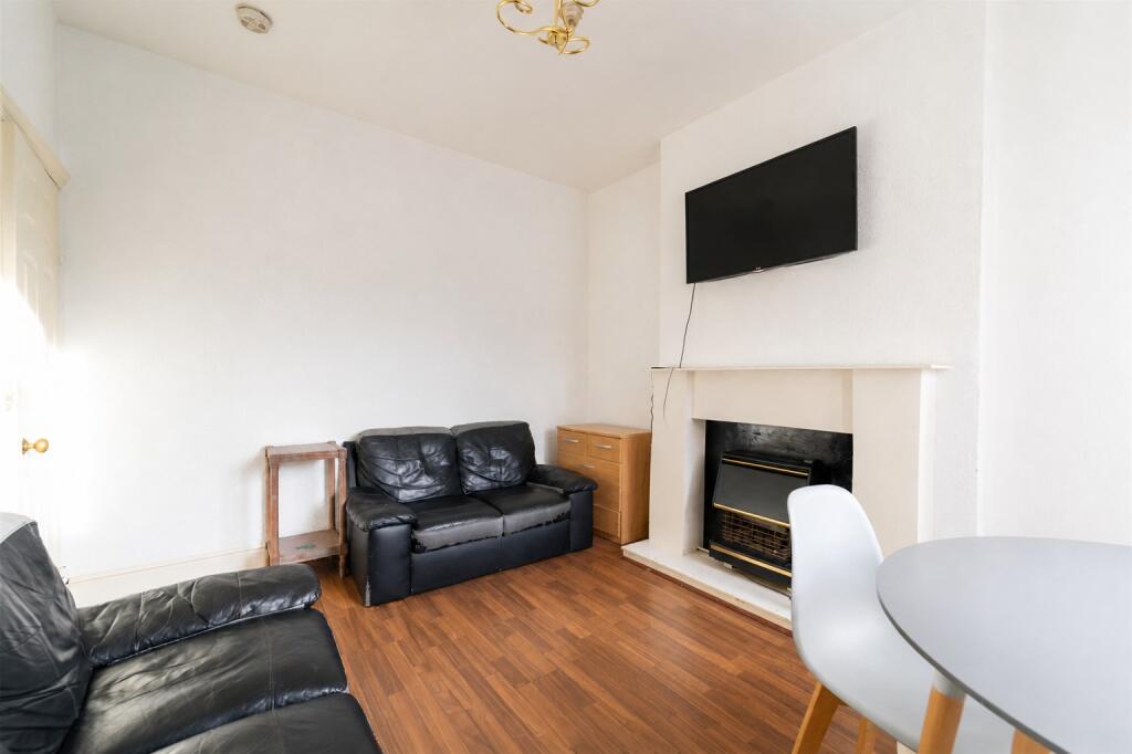 House in Birmingham, West Midlands - View 4