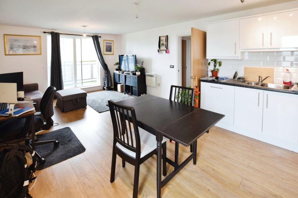 Apartment in Warrington - More
