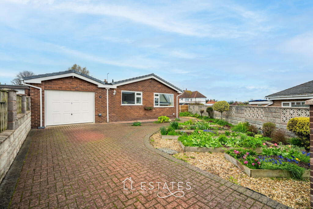 Main image of property: Rhodfa Bedwen, Prestatyn, LL19 9LA