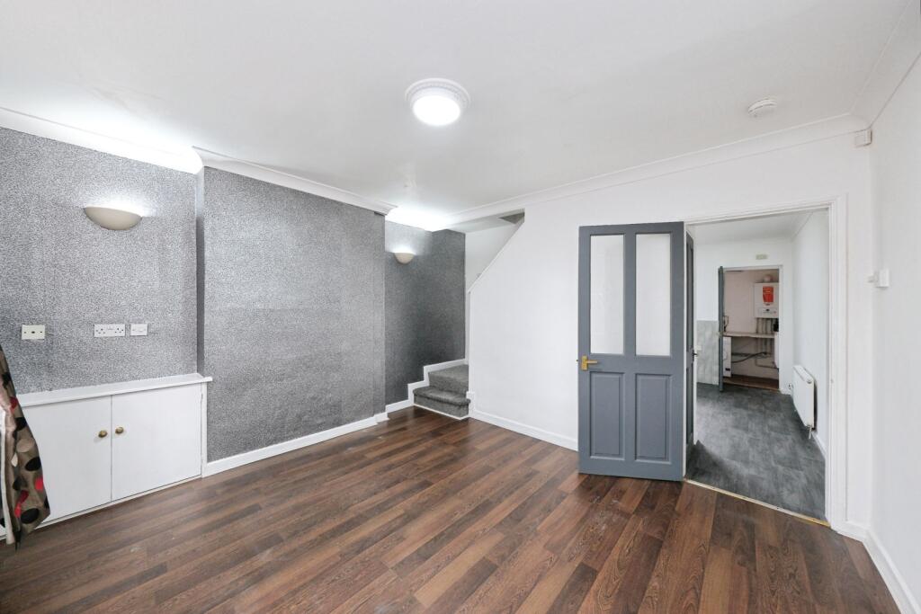 House in Nottingham, Nottinghamshire - View 3