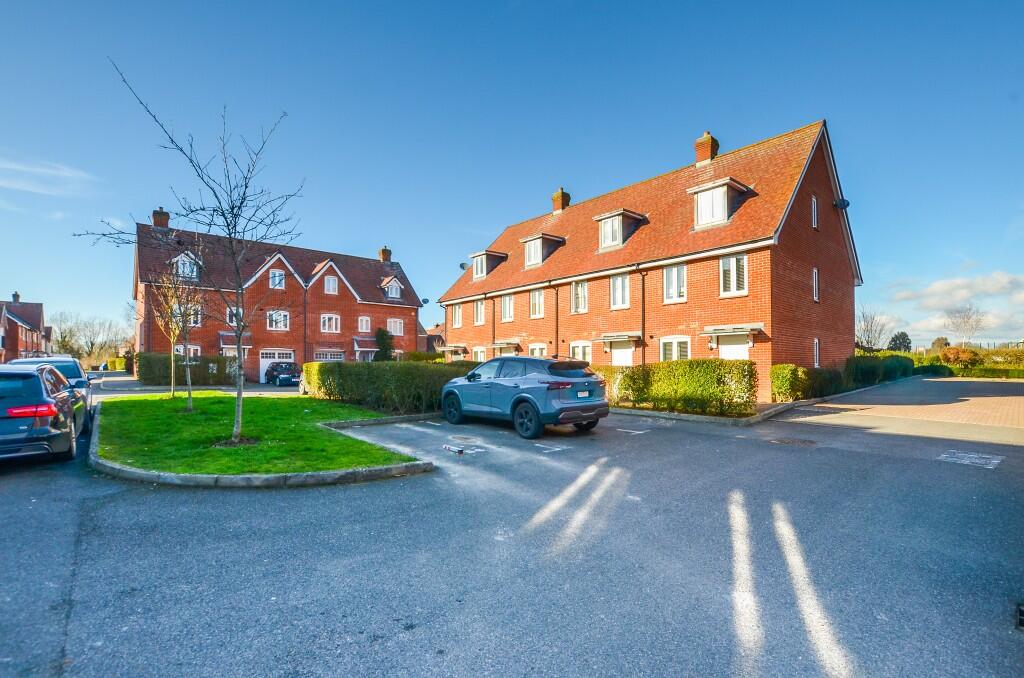 Hedley Way, Hailsham, East Sussex, BN27 photo 2