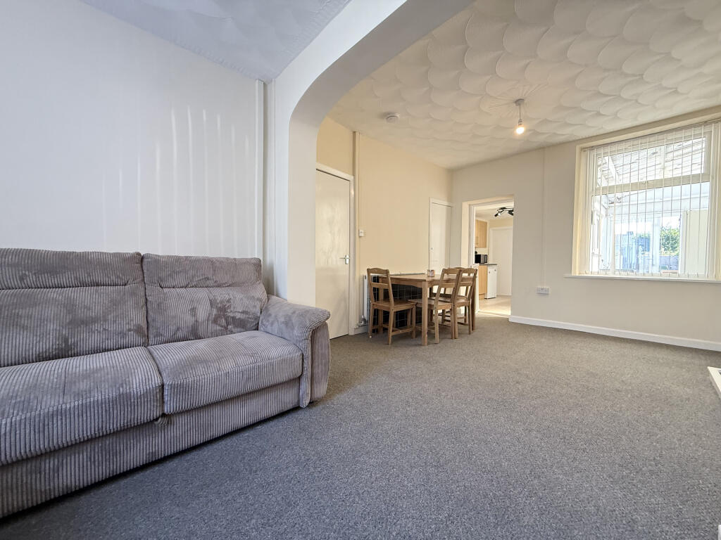 House in Cardiff, Abercynon - View 4