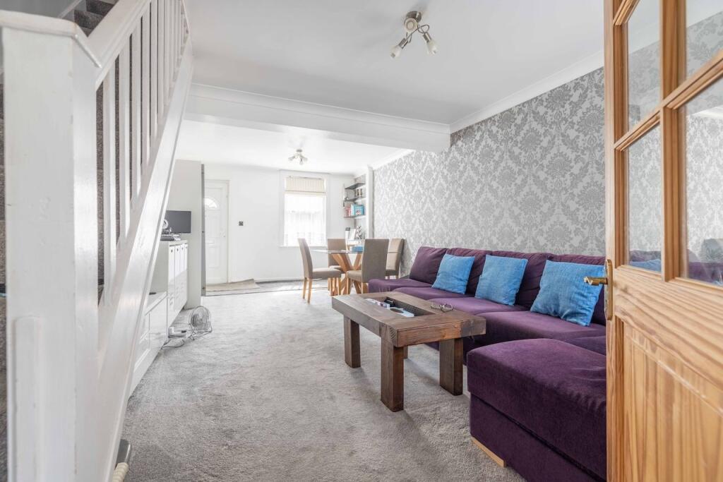 House in Slough - View 4