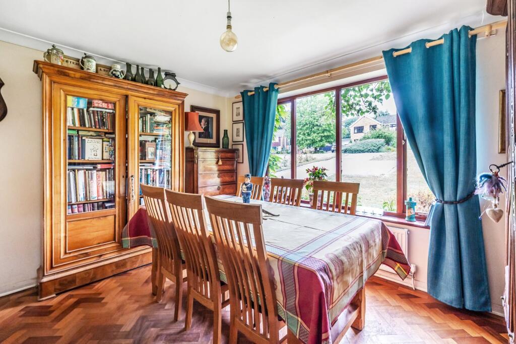 House in Guildford, Surrey - View 2
