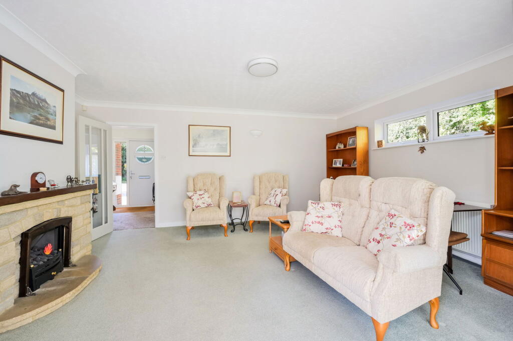 West Street, Dormansland, Lingfield, RH7 6QP - View 6