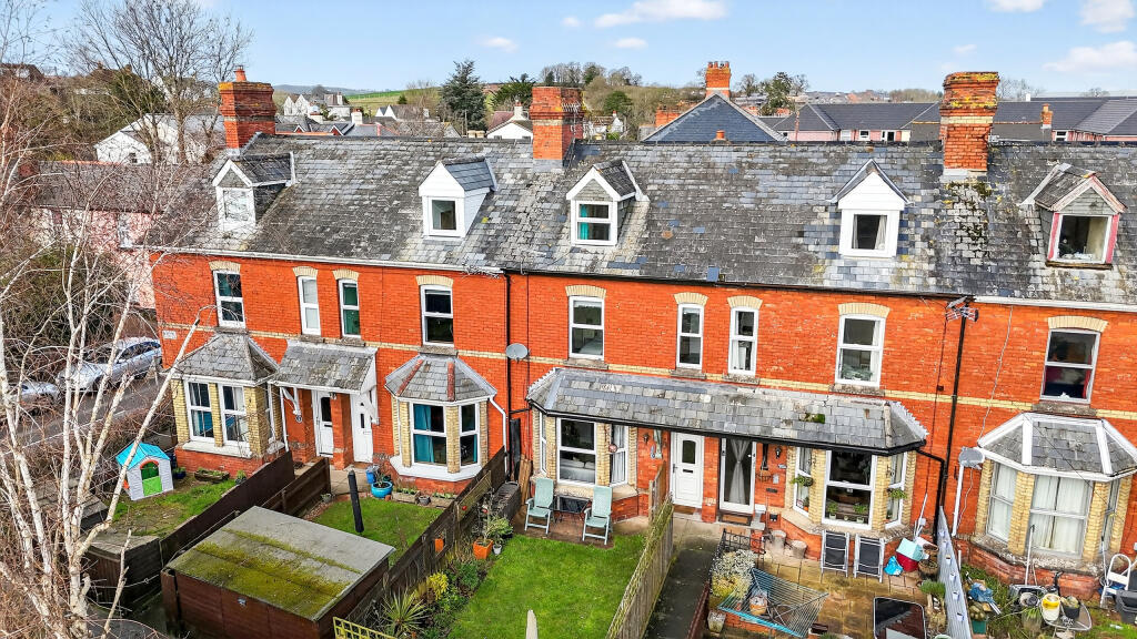 3-bed terraced on 3, Pen-y-Dre, £210,000