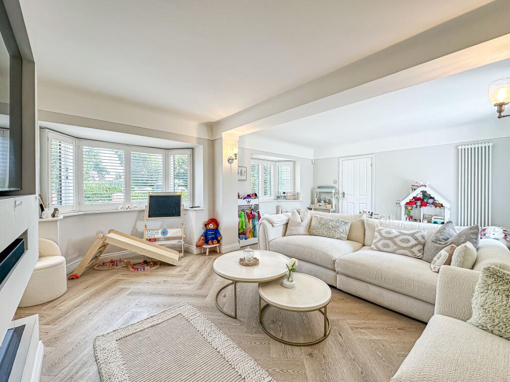 Telegraph Road, Heswall, CH60 - More
