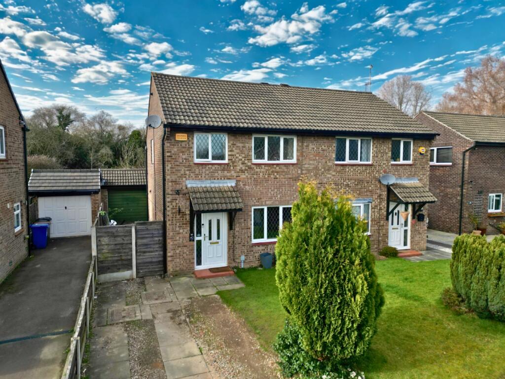 Main image of property: Duncombe Close, Bramhall, Stockport, Cheshire, SK7 3DD