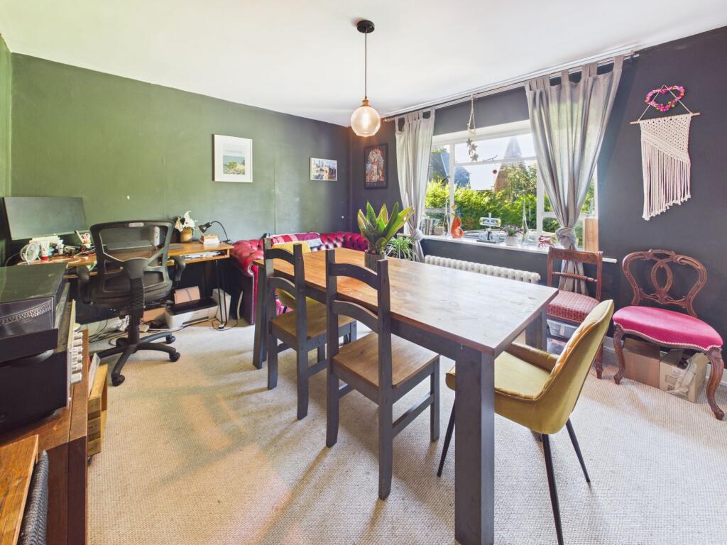 House in Newport, Abergavenny - More