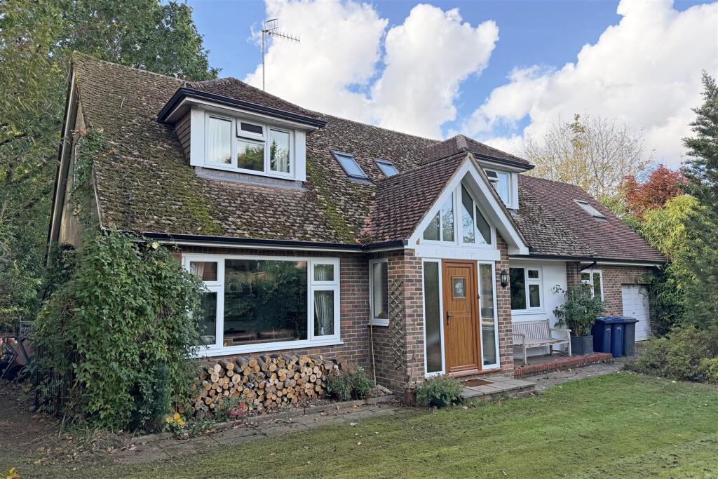 4-bed house on The Fairway, Godalming, £1,100,000