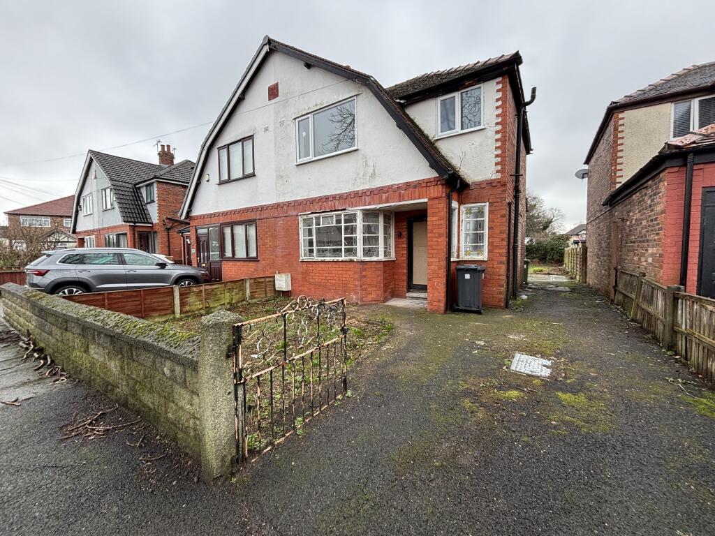 Main image of property: Alt Avenue, Maghull, L31