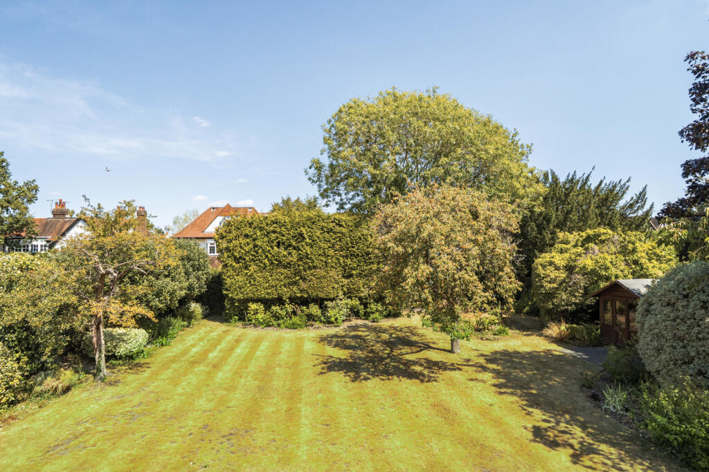 House in Slough, Gerrards Cross - View 4