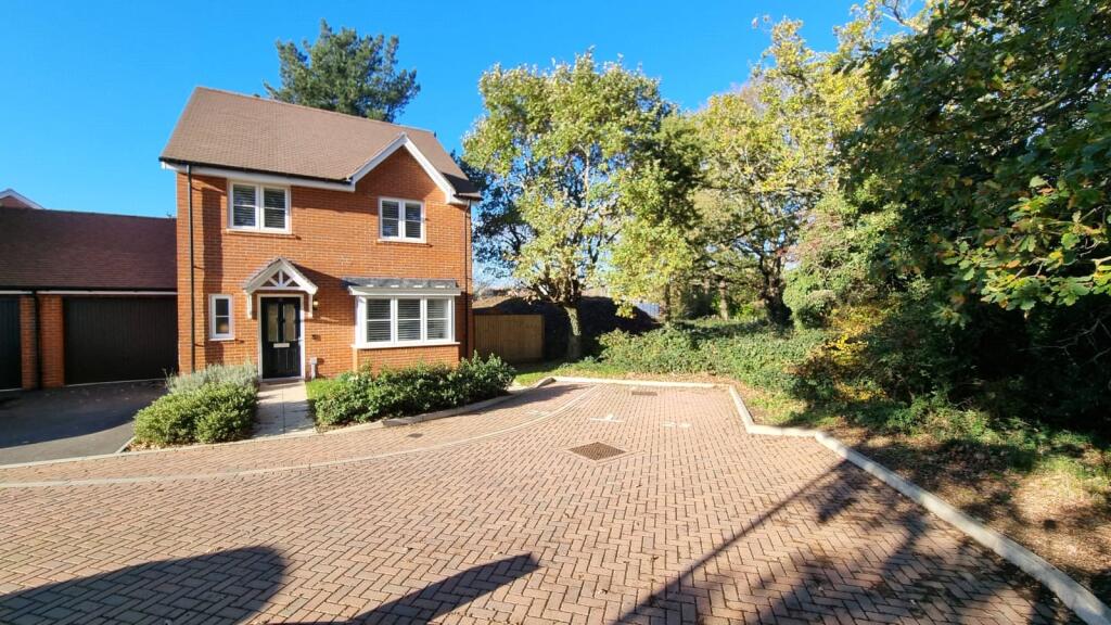 Main image of property: Hoadley Road, Horley, Surrey, RH6