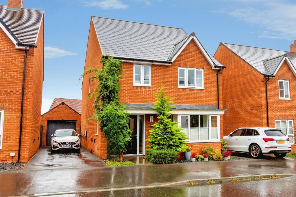 Main image of property: Wallace Avenue, Botley, Southampton
