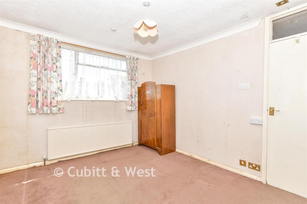 House in Havant, Hampshire - View 5