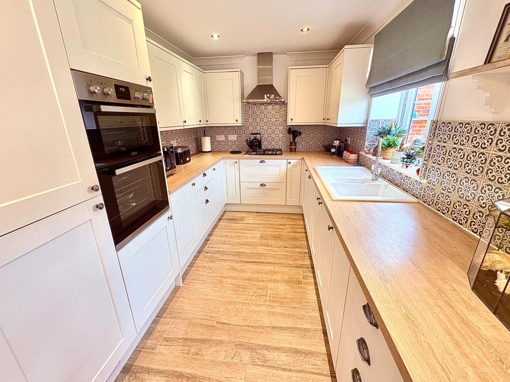 House in Lincoln - View 3
