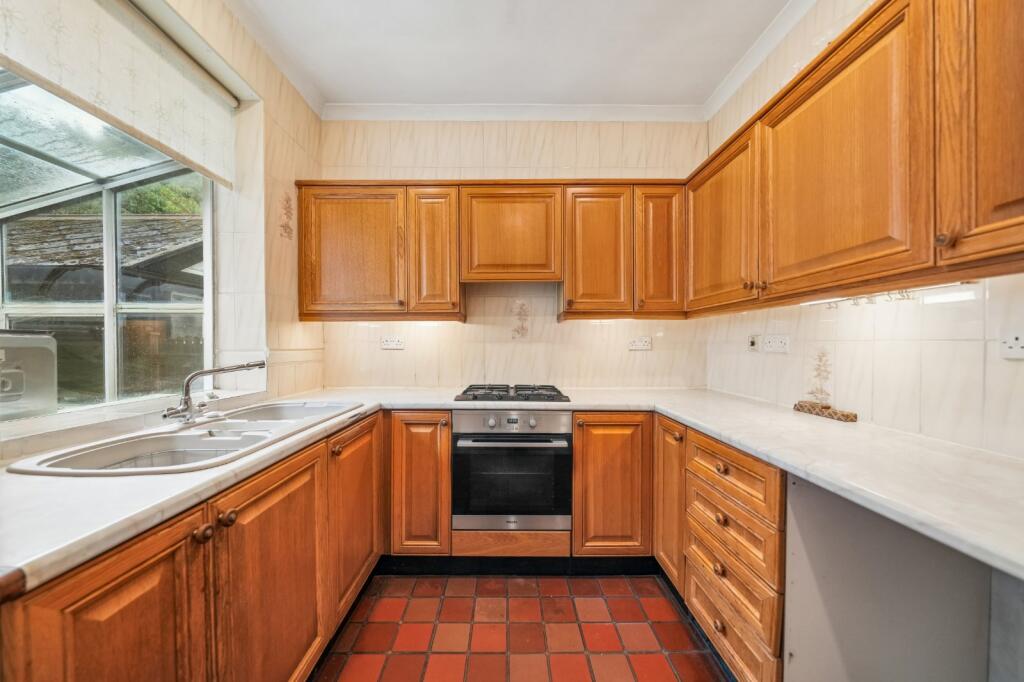 House in Clarkston, Hillview, Carolside - View 5