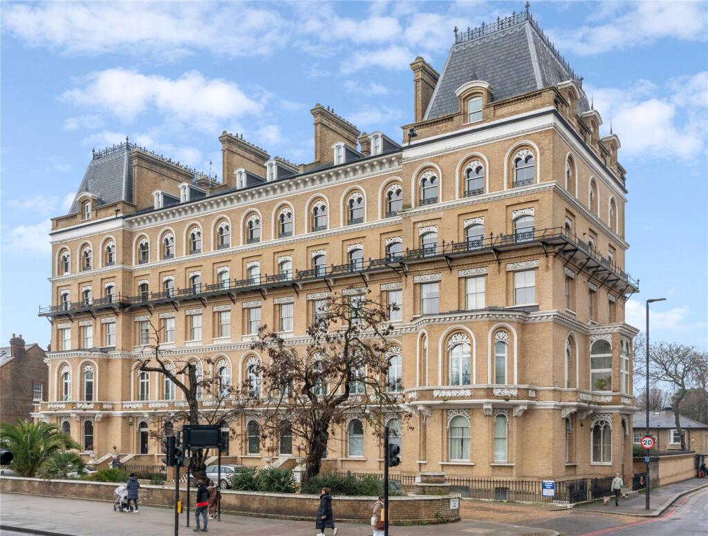 Main image of property: Clapham Common North Side, SW4