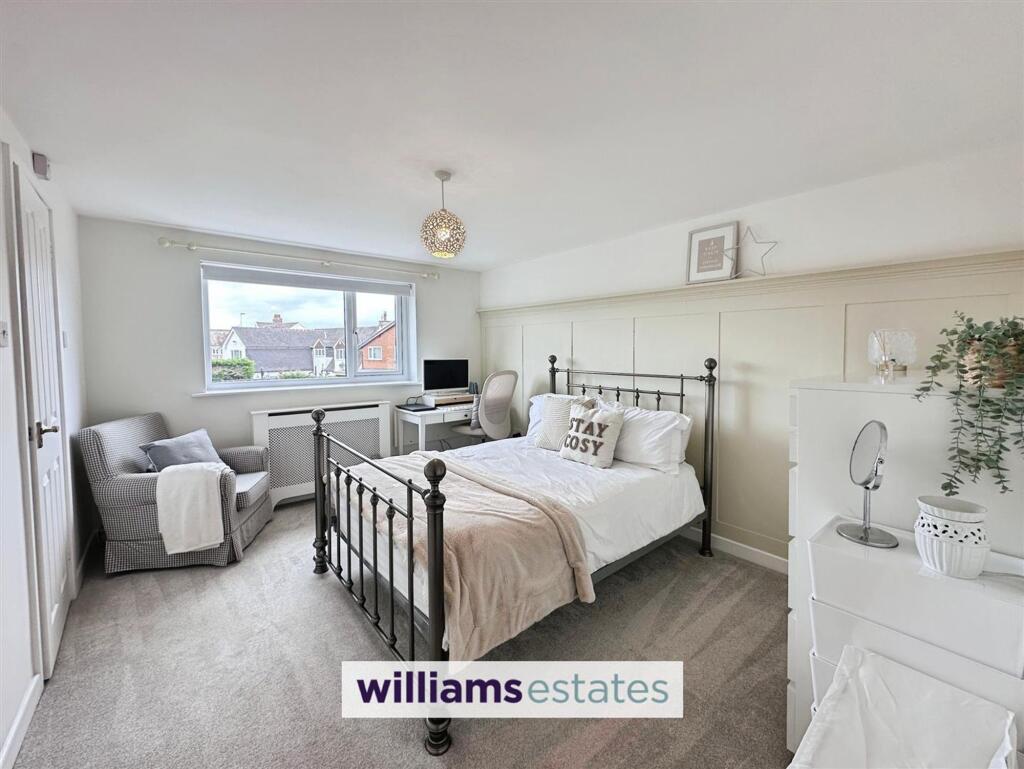 Castle Street, Rhuddlan, LL18 photo 2