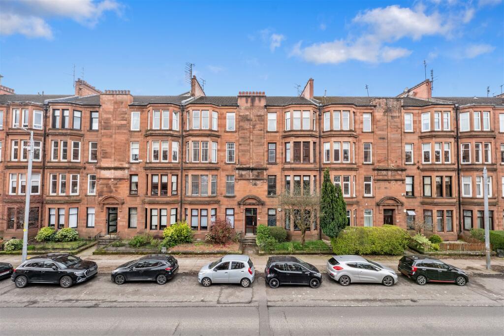 Main image of property: 3/2 275 Crow Road, Broomhill, G11 7BG