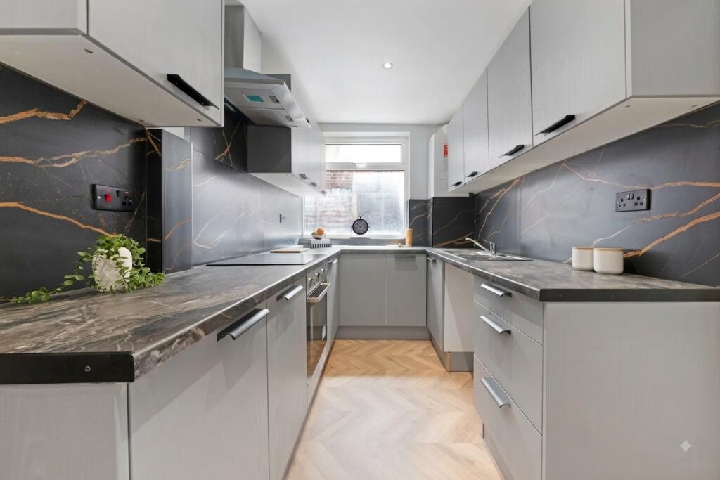 Apartment in London - View 2
