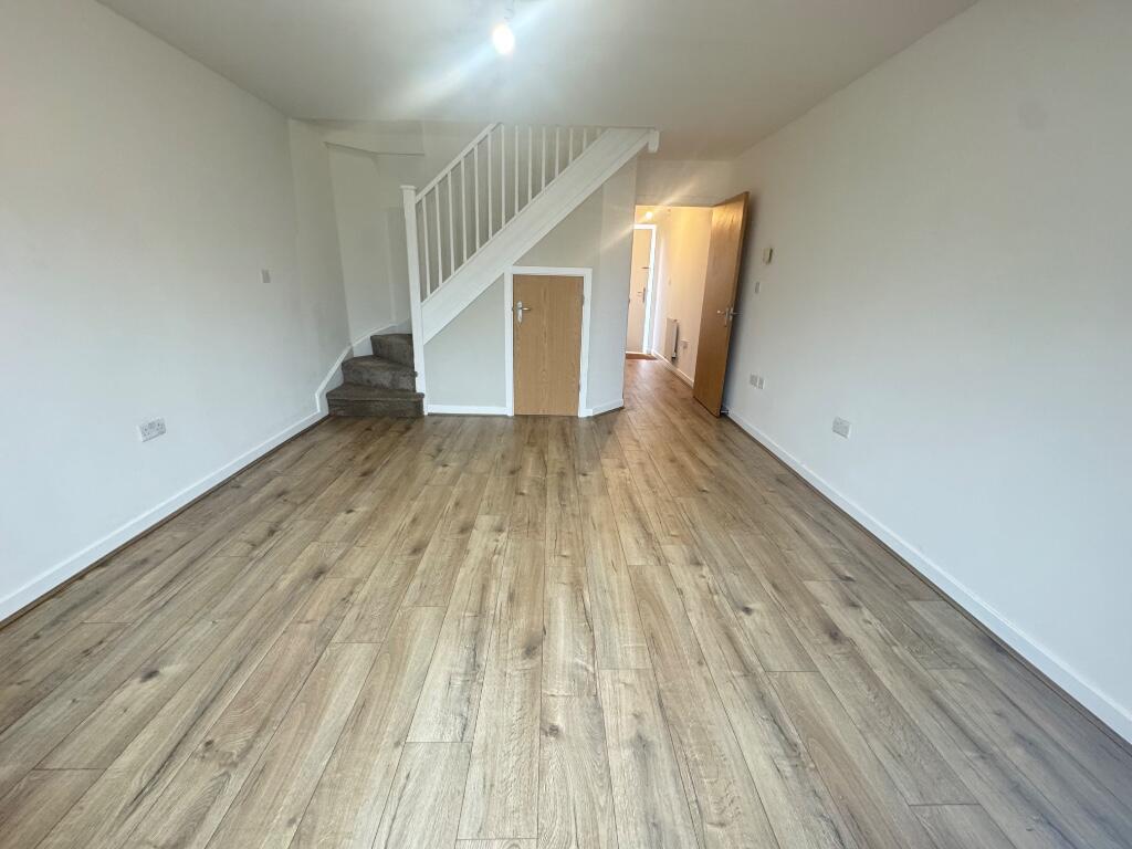 Main image of property: Deans walk 