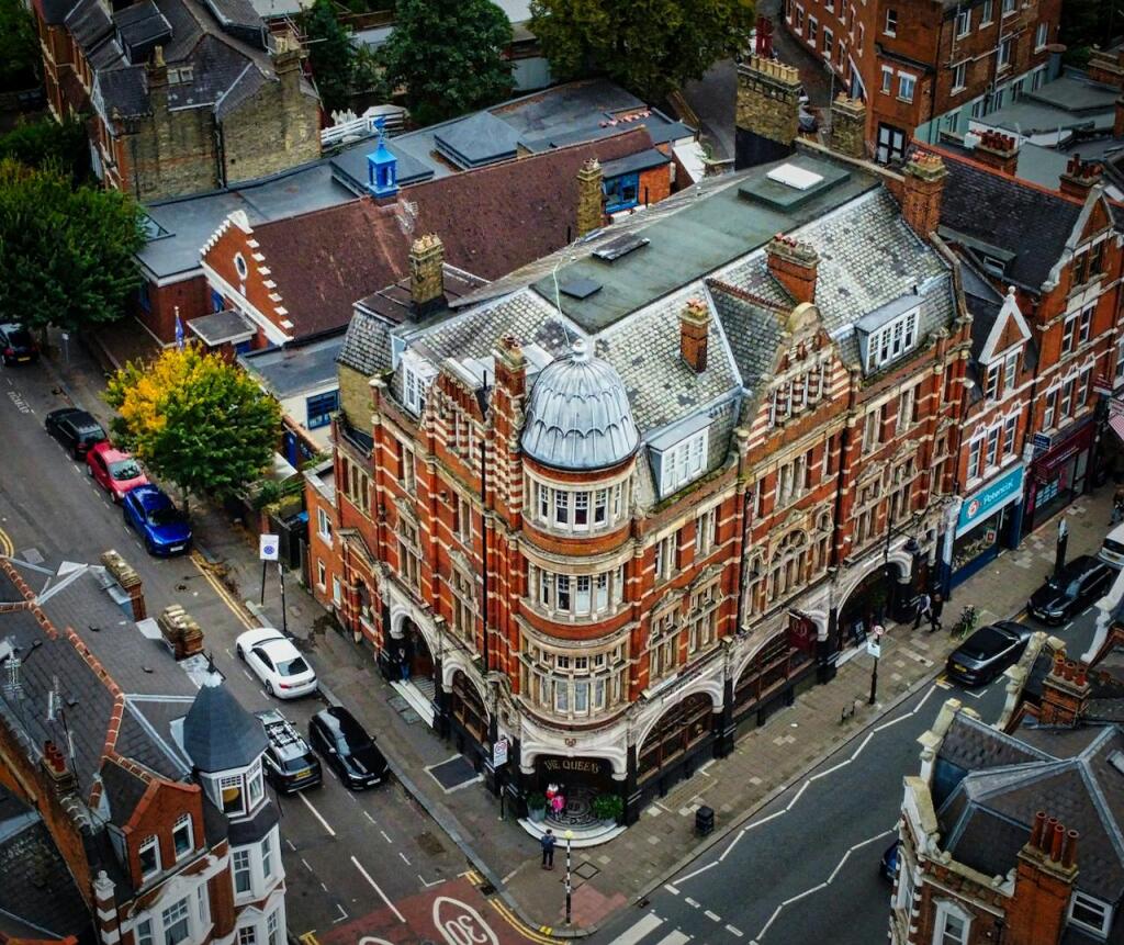 Main image of property: Broadway Parade, London, N8 9DE