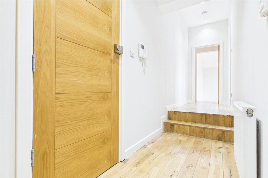 Whitchurch Road, Pangbourne, Reading, Berkshire, RG8 - View 5