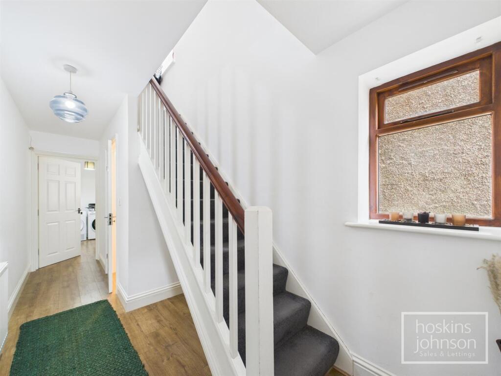 House in Pontypridd, Trallwn, Graigwen - More