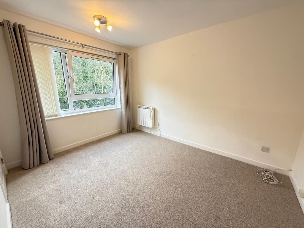 Apartment in Northampton - View 3