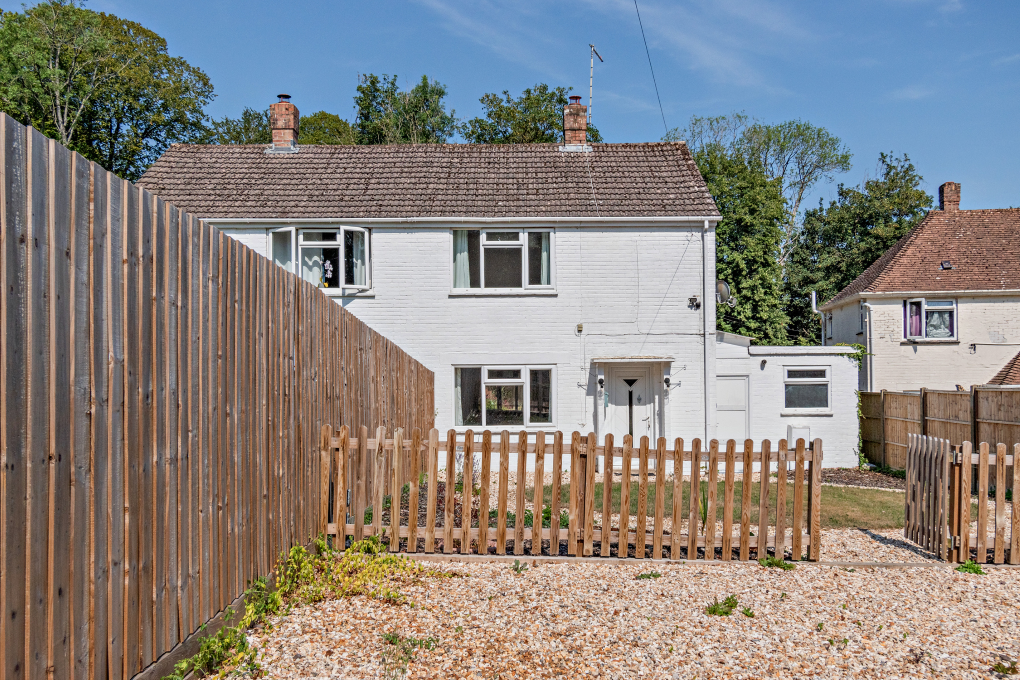 2-bed semi-detached on Forum View, Bryanston, Dorset, £300,000