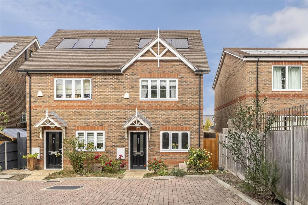 House in Kingston upon Thames