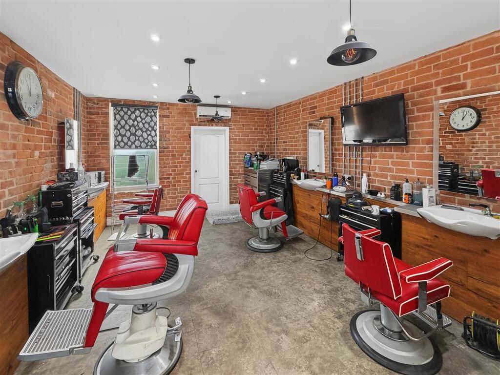 Apartment in Nottingham - View 4