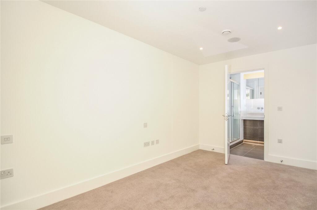 Apartment in London - More