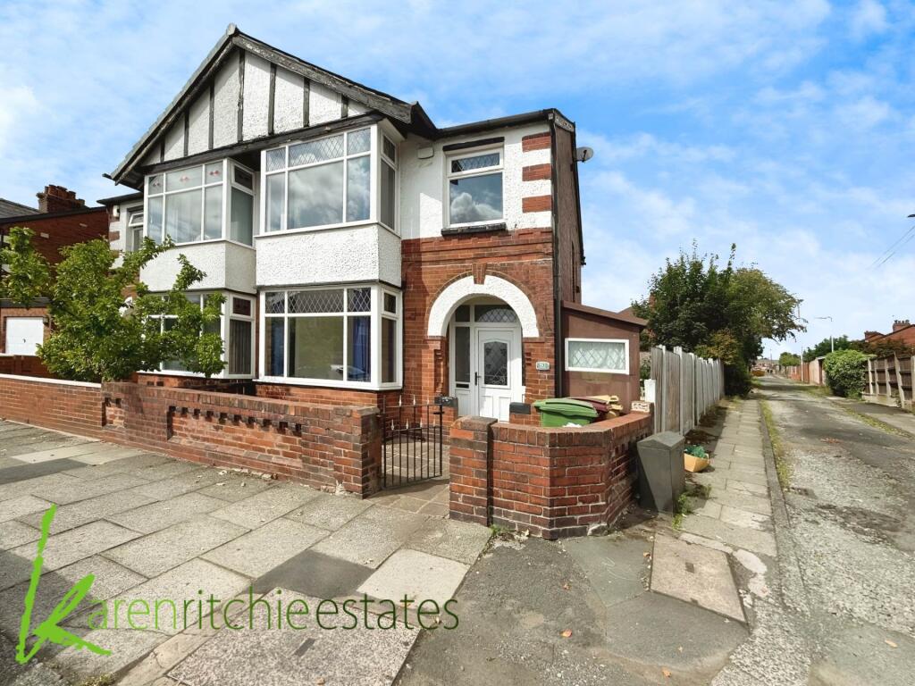 Main image of property: Lowndes Street, Heaton